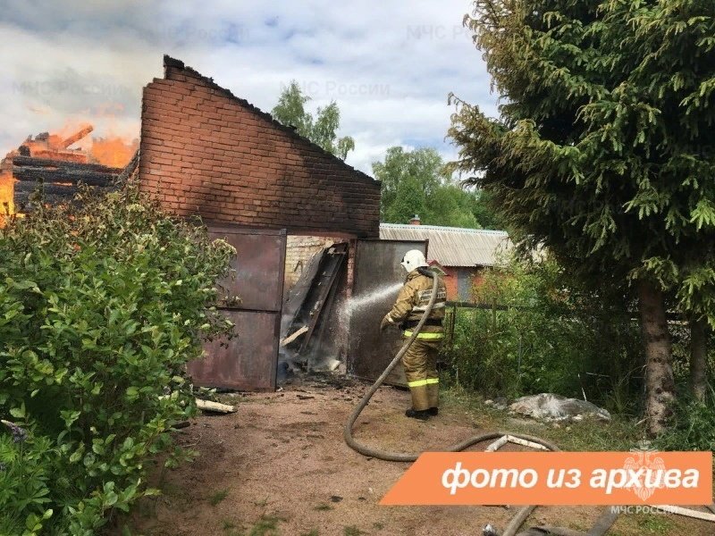 Пожарно-спасательные подразделения Ленинградской области ликвидировали пожар в Приозерском районе